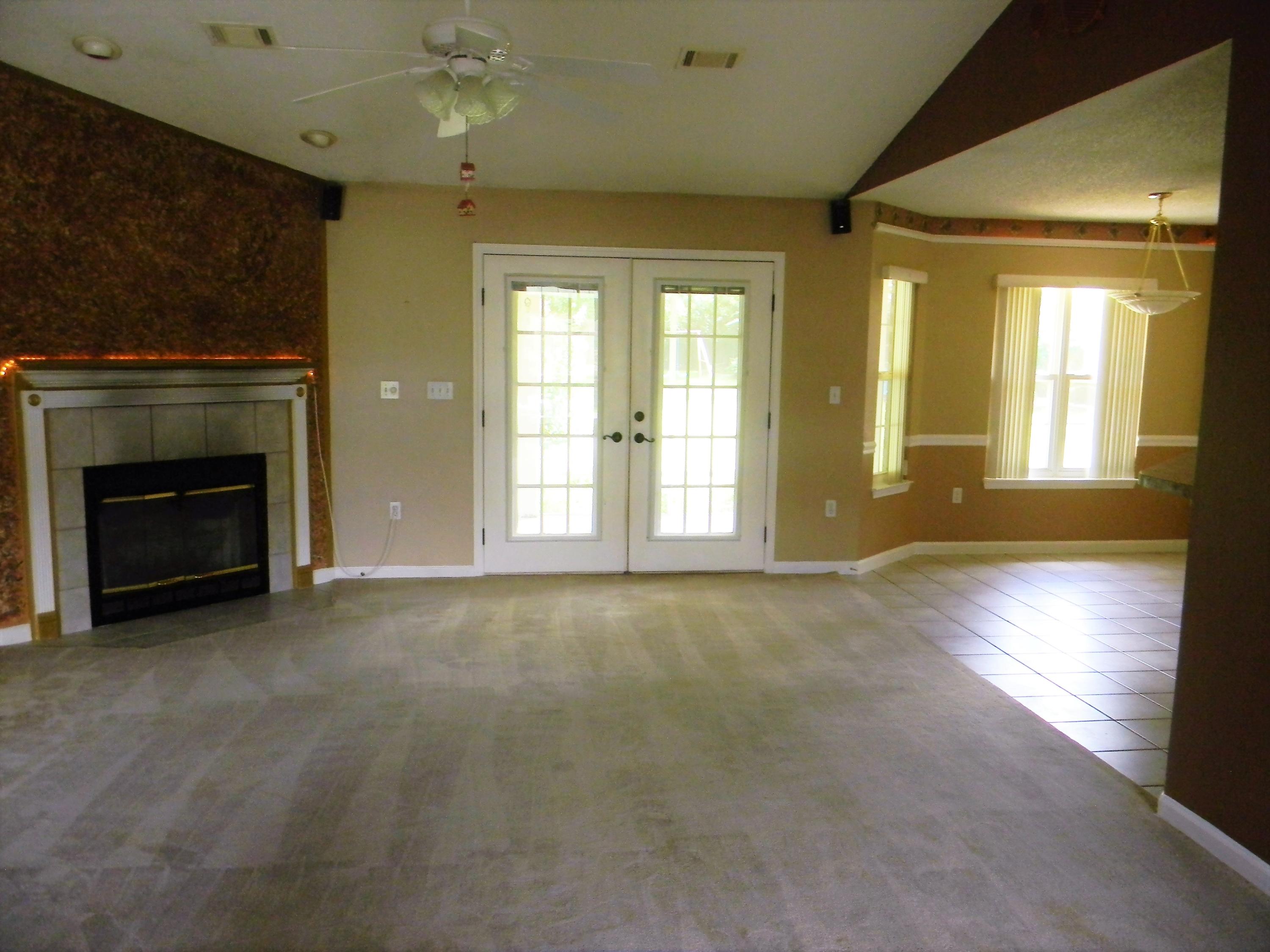 5808 Frances Street Crestview, FL 32539 - Photo 10 of 60 family living room 3