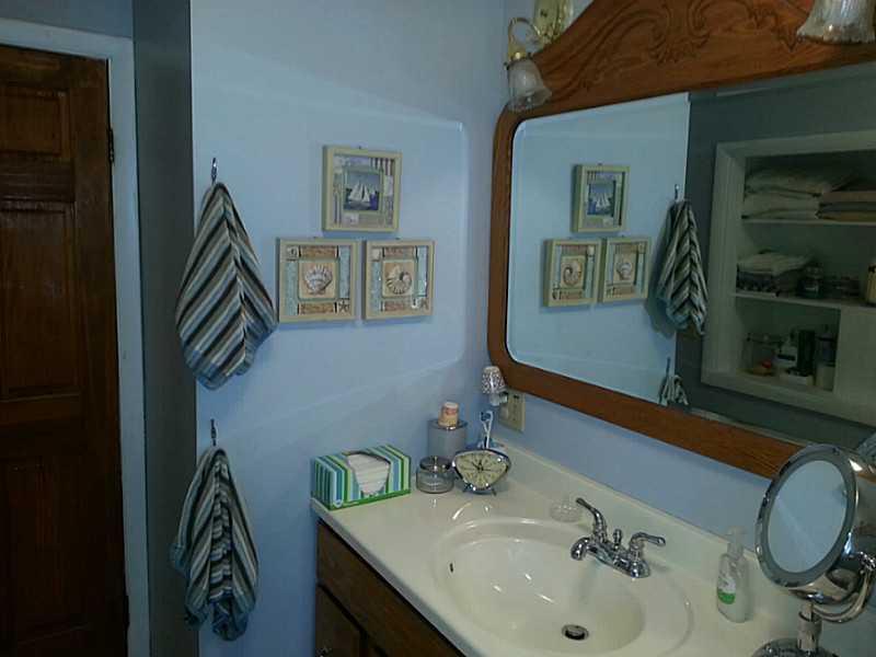 189 Main Road South Hampden, ME 04444 - Photo 5 of 27 Bathroom.