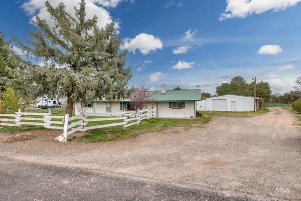 $450,000 | 4484 Community Road, Ontario, OR 97914