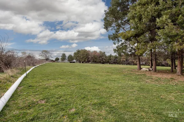 $450,000 | 4484 Community Road, Ontario, OR 97914