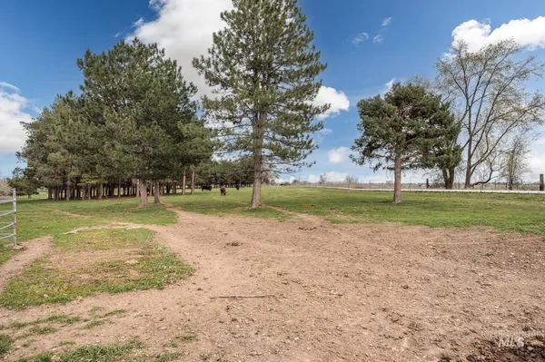 $450,000 | 4484 Community Road, Ontario, OR 97914