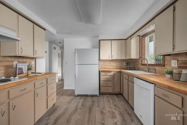 $450,000 | 4484 Community Road, Ontario, OR 97914