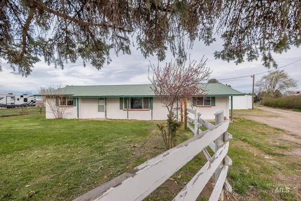 $450,000 | 4484 Community Road, Ontario, OR 97914