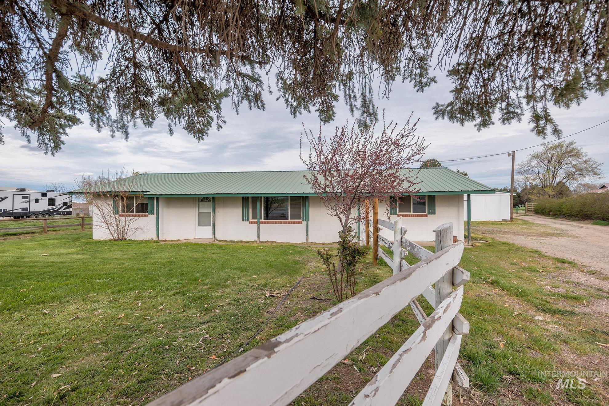 4484 Community Road Ontario, OR 97914 - Photo 35 of 35 Ranch-style home featuring a metal roof