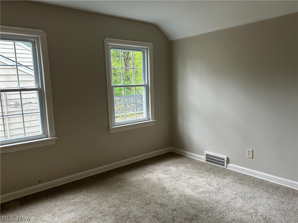 1689 Oakmount Road South Euclid, OH 44121 - Photo 9 of 18