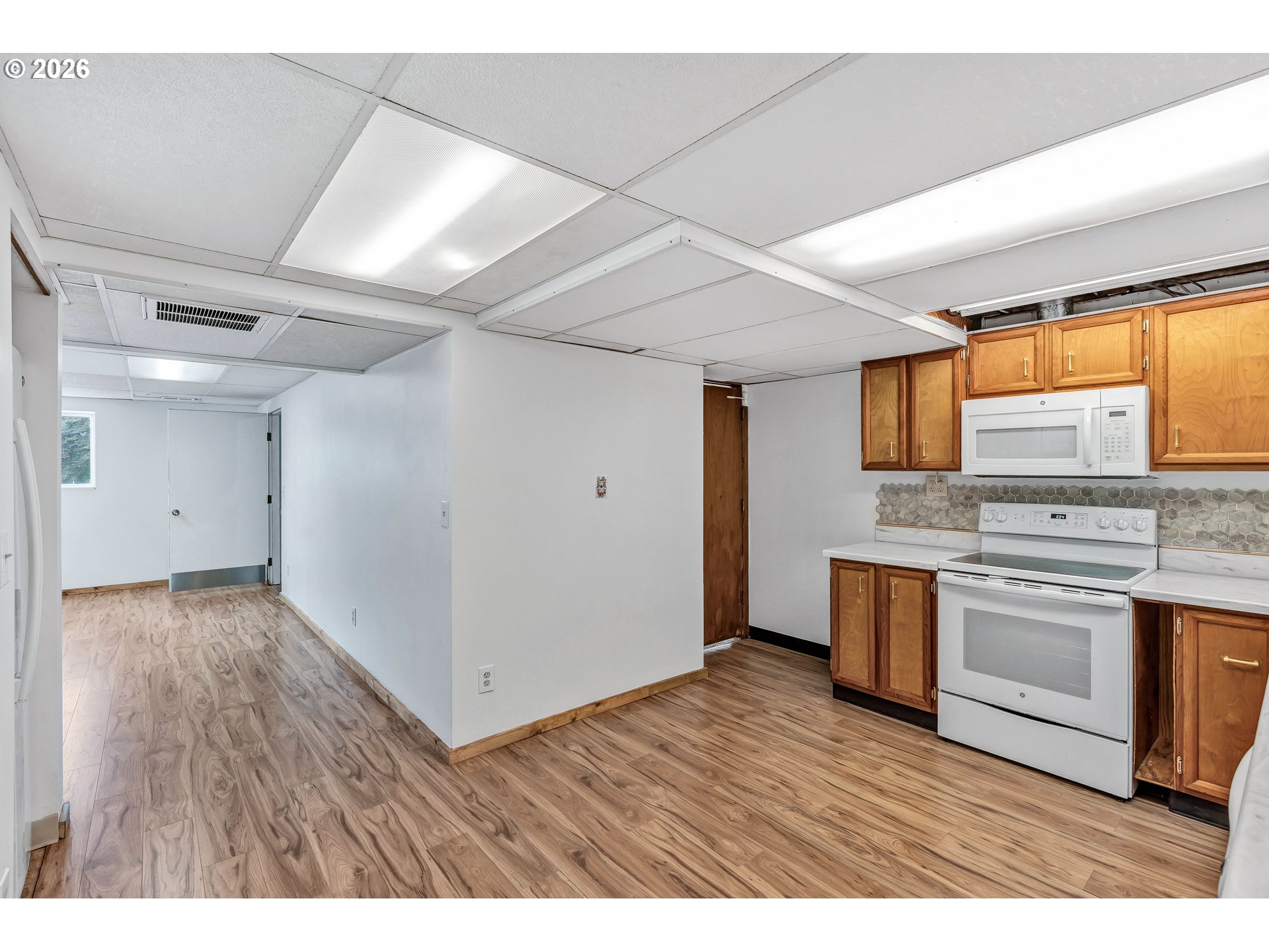 8025 Southwest Schiller Road Portland, OR 97225 - Photo 29 of 48