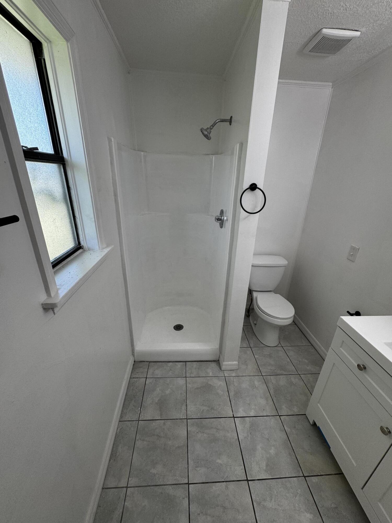 1464 West 32nd Street Riviera Beach, FL 33404 - Photo 17 of 28 bathroom 1