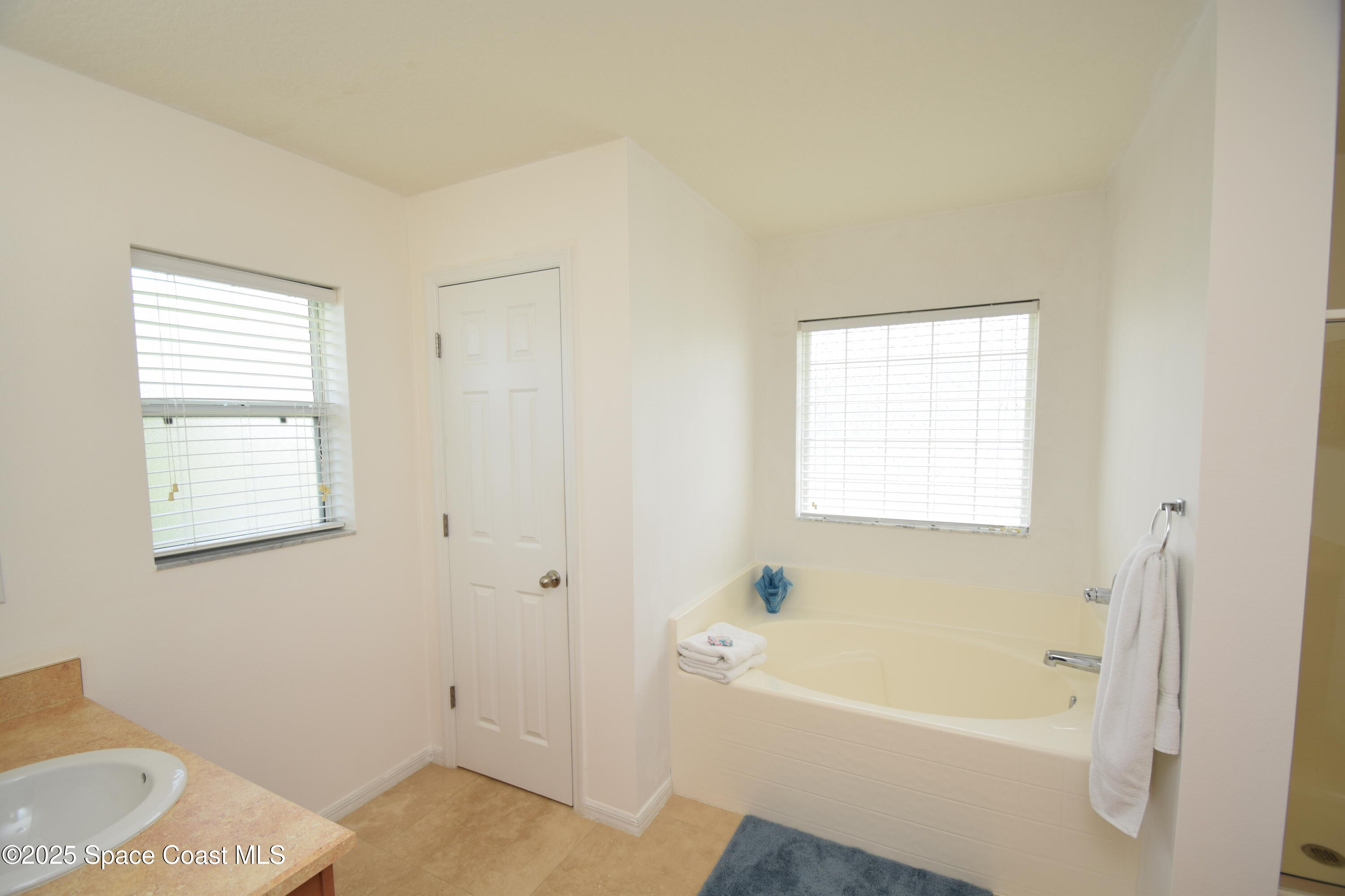 396 Pasto Circle Southwest Palm Bay, FL 32908 - Photo 33 of 75 soaking tub