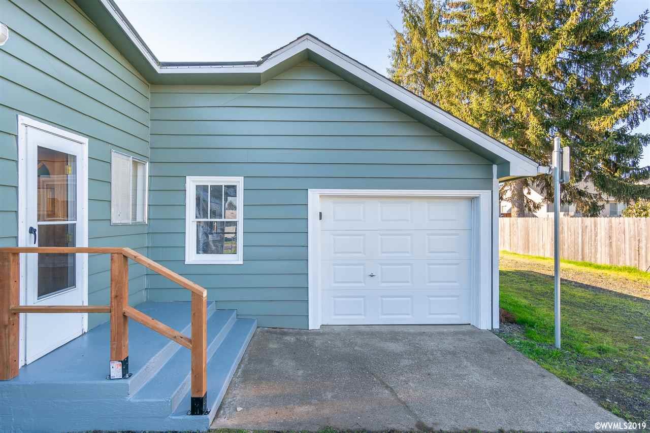 330 Clover Ridge Road Northeast Albany, OR 97322 - Photo 3 of 18 Gallery Image 3