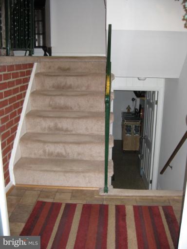 Spilt Foyer