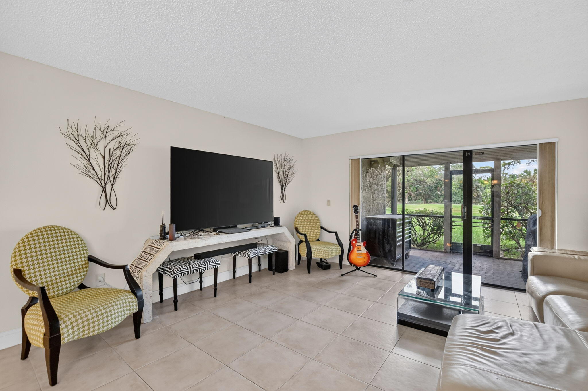 21211 Lago Circle, Unit C Boca Raton, FL 33433 - Photo 16 of 38 Living Room