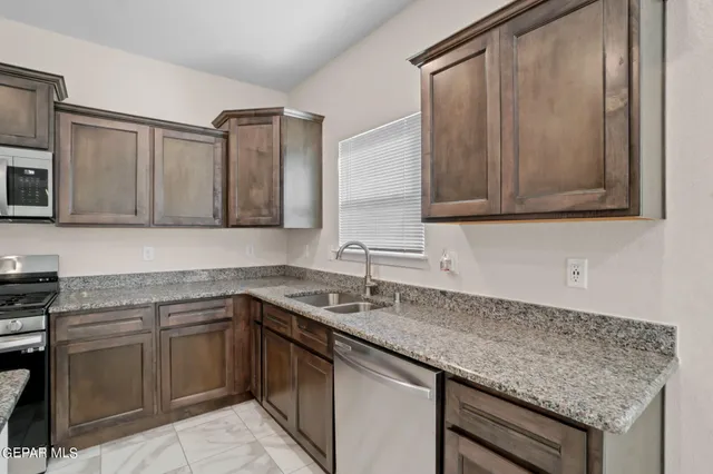 $1,950 | 11506 Summer Drive, Socorro, TX 79927