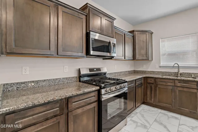 $1,950 | 11506 Summer Drive, Socorro, TX 79927