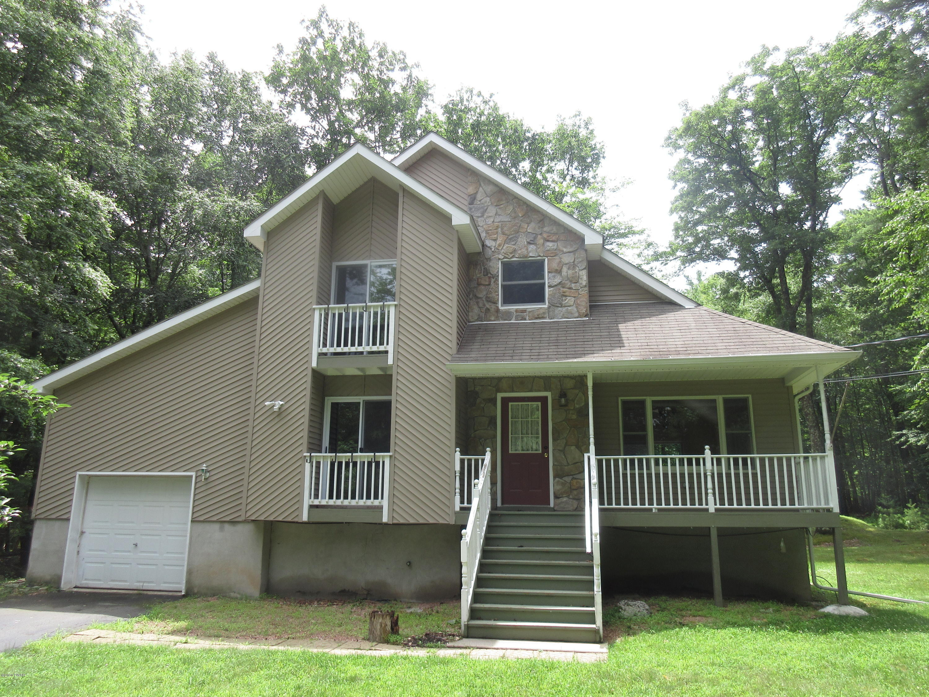 485 Raymondskill Road Milford, PA 18337 - Photo 1 of 21 Front