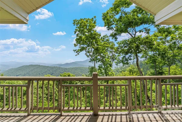 $685,000 | 115 Stoney Falls Loop, Unit D1, Burnsville, NC 28714