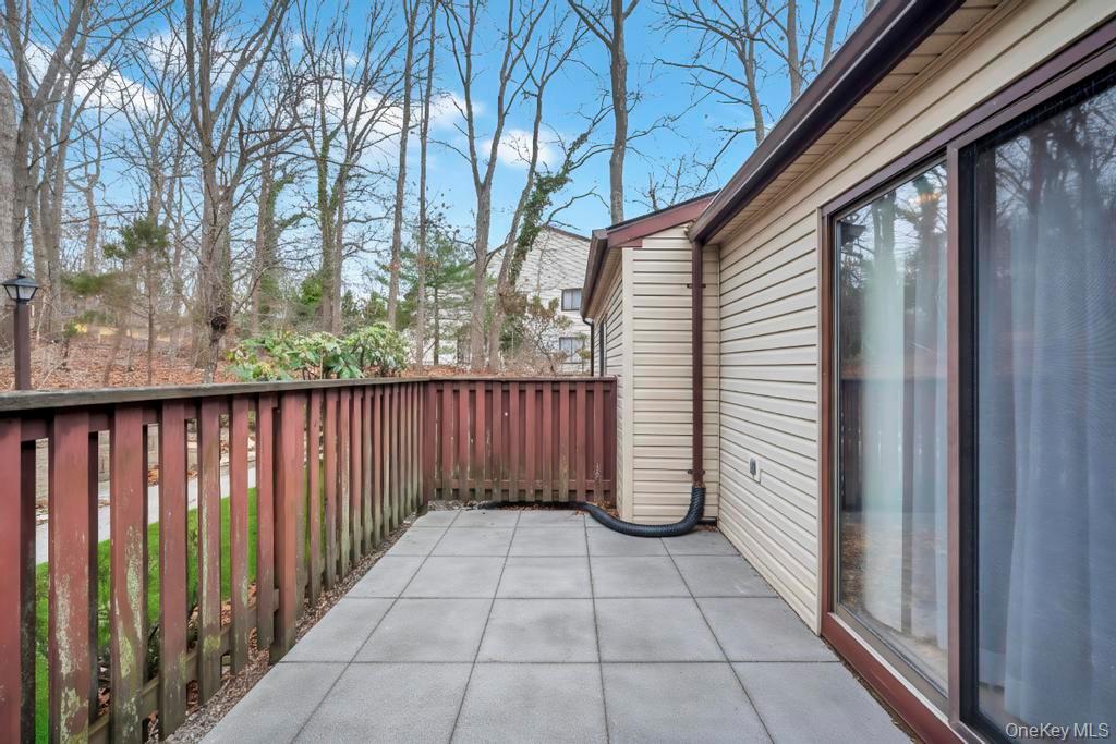 113 Birchwood Road Coram, NY 11727 - Photo 27 of 29