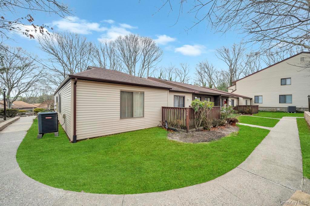 113 Birchwood Road Coram, NY 11727 - Photo 28 of 29