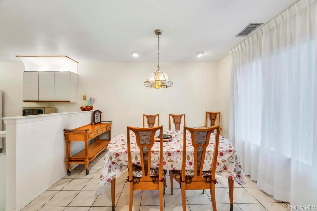 113 Birchwood Road Coram, NY 11727 - Photo 5 of 29