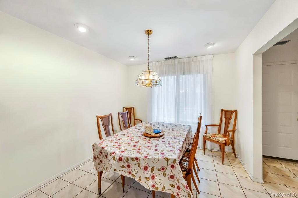 113 Birchwood Road Coram, NY 11727 - Photo 6 of 29