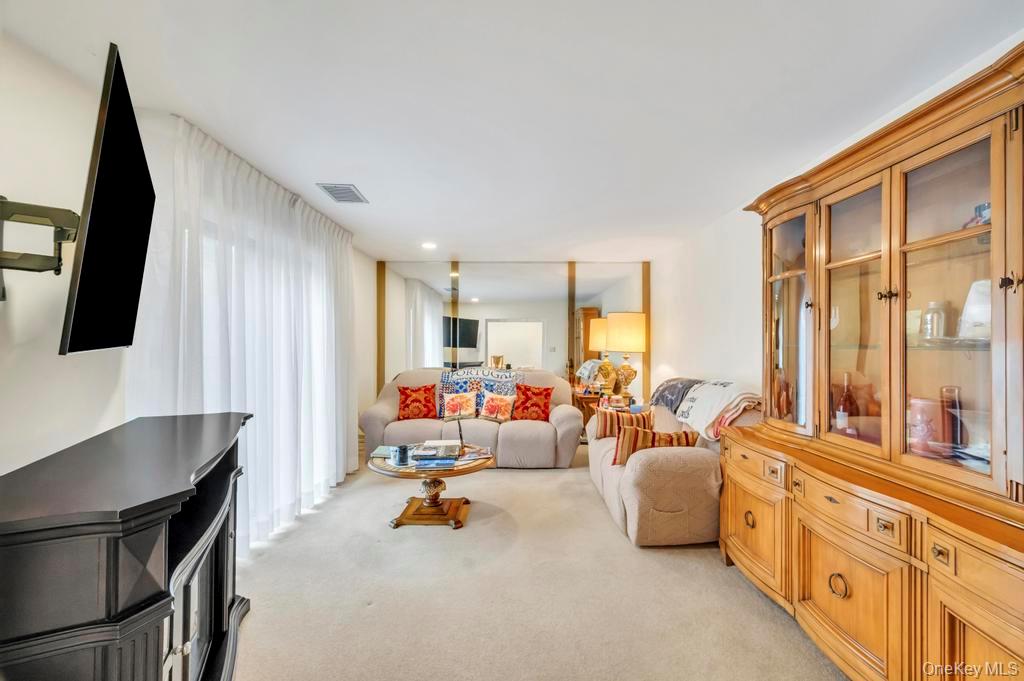 113 Birchwood Road Coram, NY 11727 - Photo 9 of 29