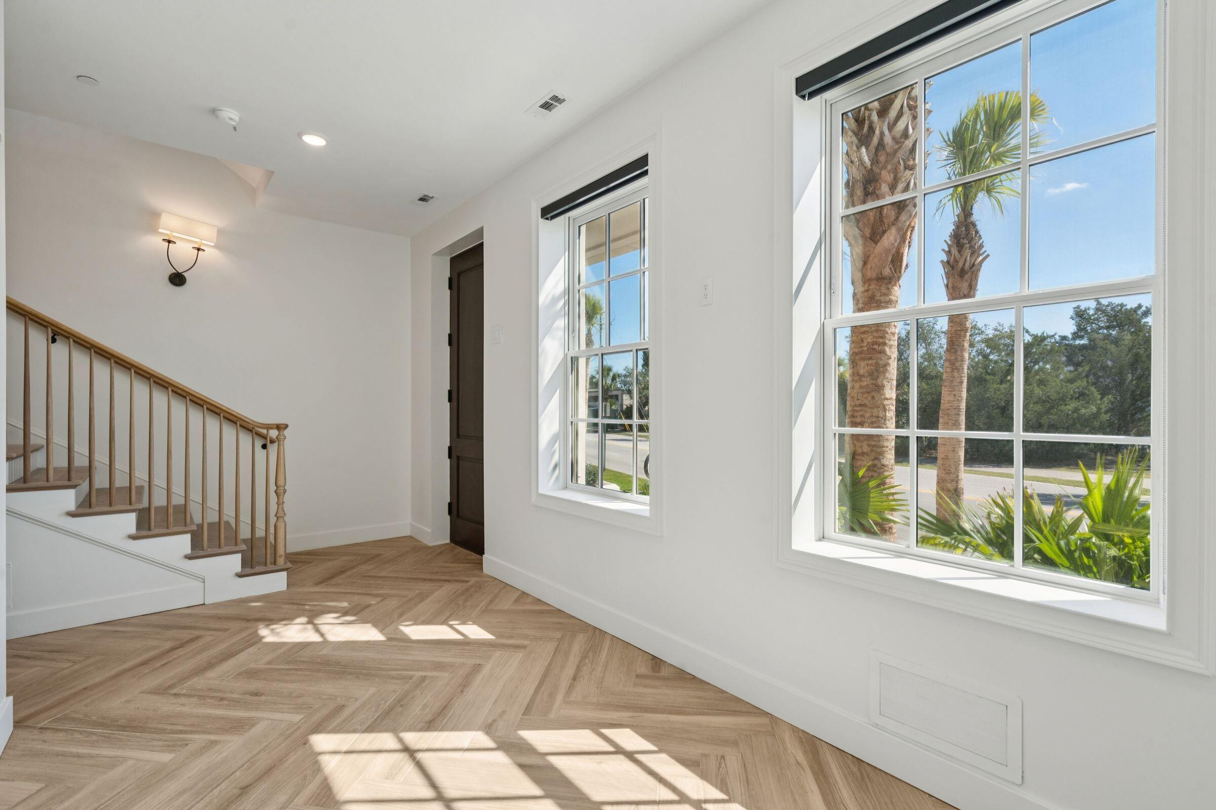 342 Broad Street Charleston, SC 29401 - Photo 5 of 23 Foyer
