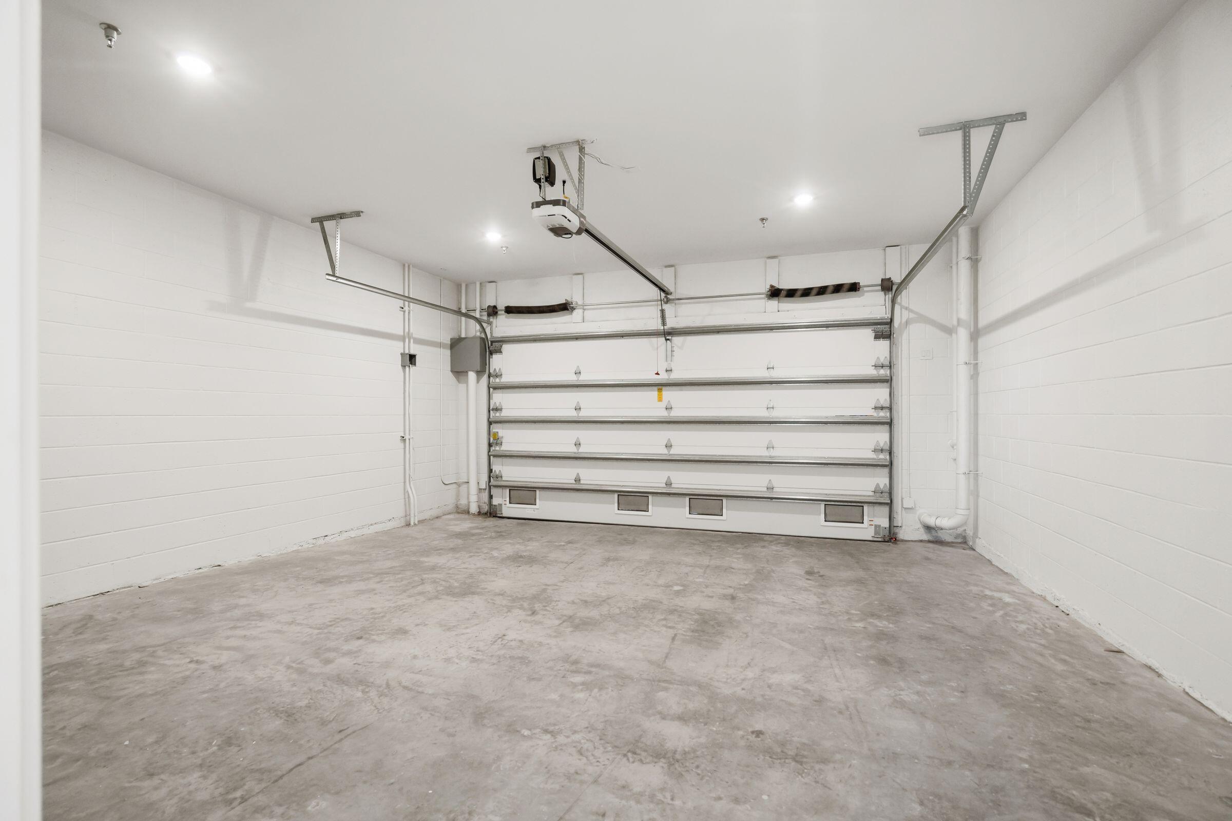 342 Broad Street Charleston, SC 29401 - Photo 6 of 23 Garage