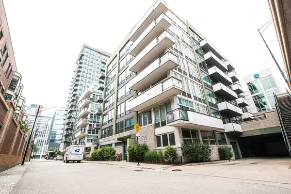 $2,350 | 650 West Wayman Street, Unit 301C, Chicago, IL 60661