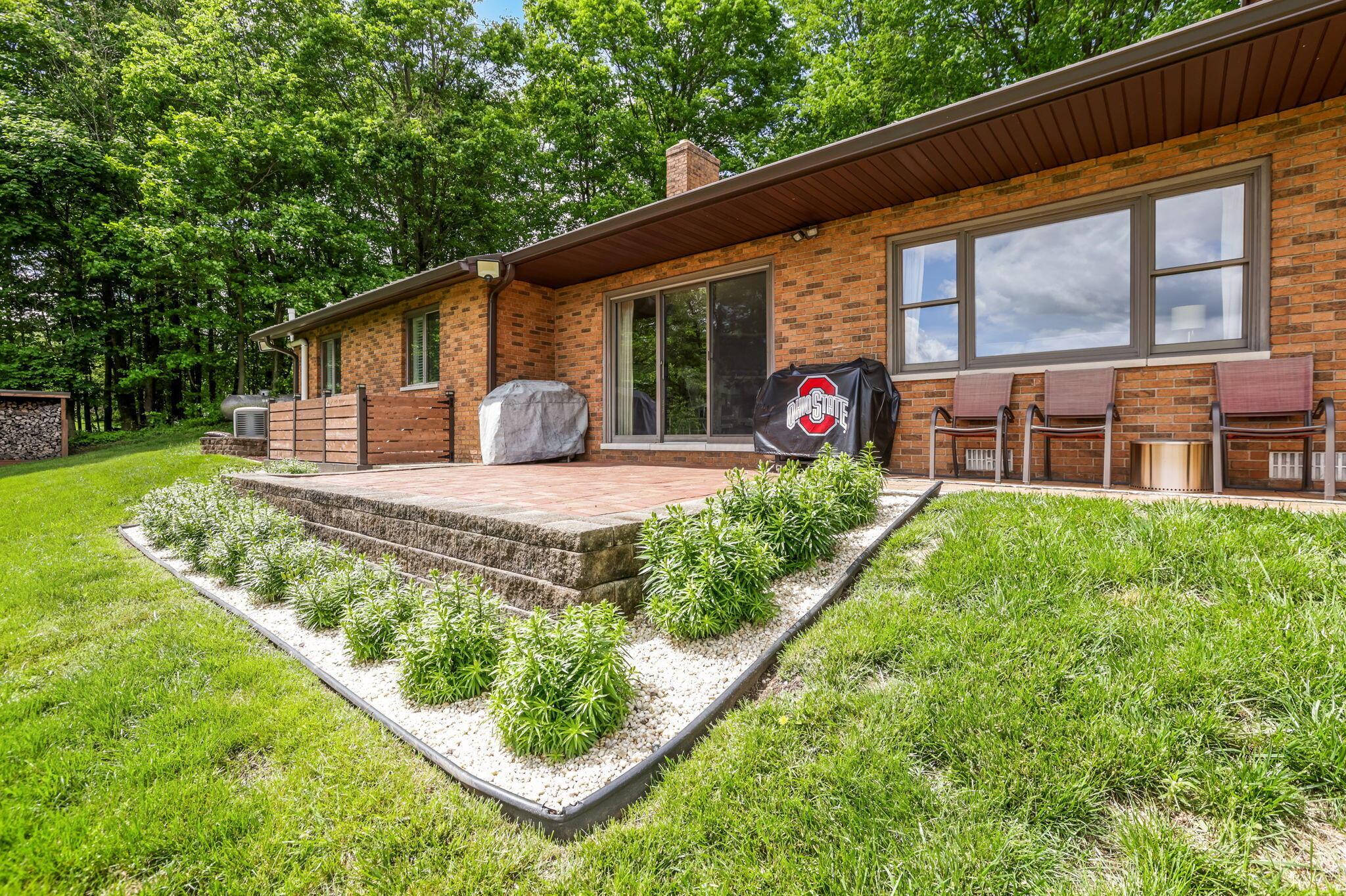 8485 Benson Road Northwest Carroll, OH 43112 - Photo 4 of 63 huge front patio