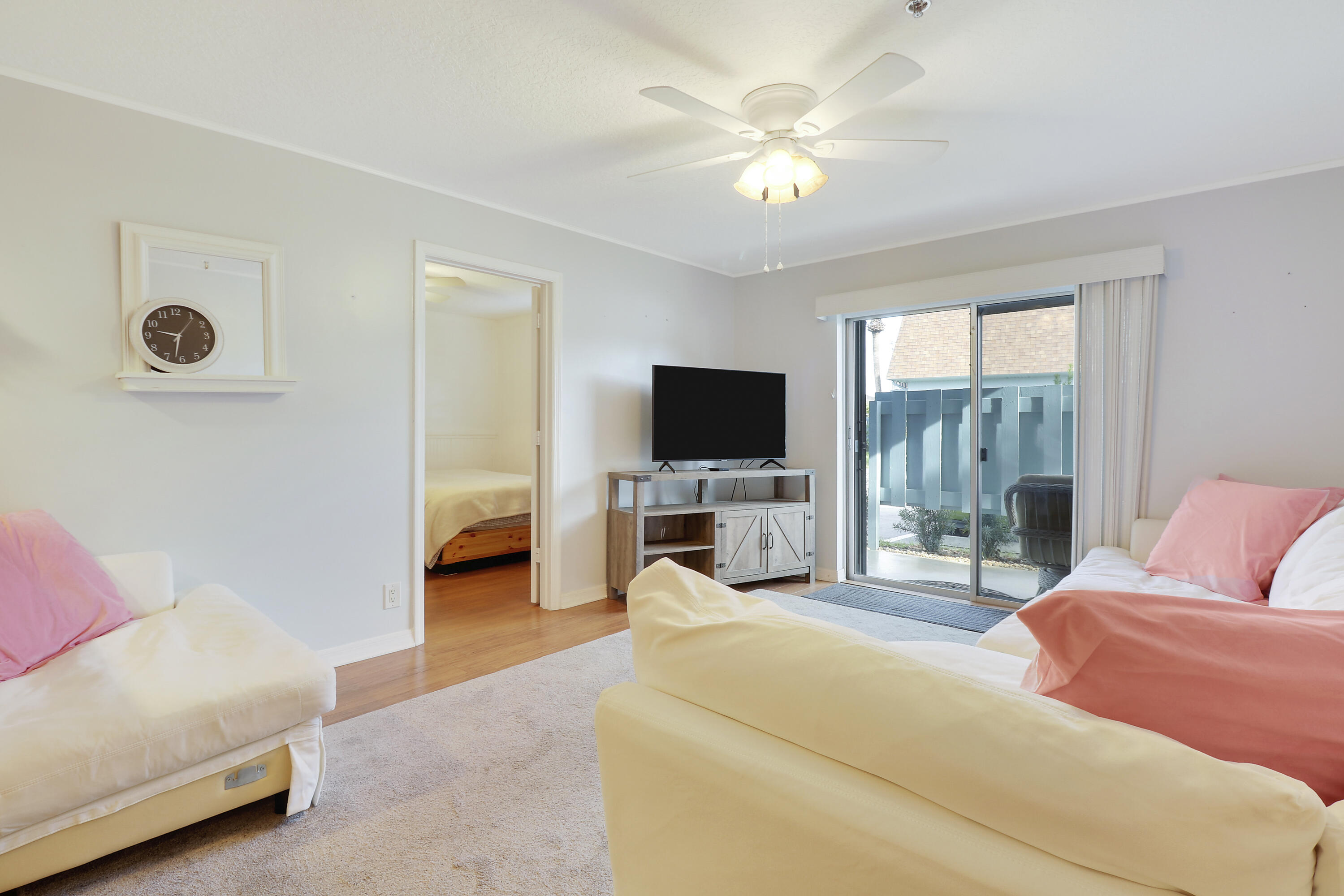 950 South Kanner Highway, Unit E2 Stuart, FL 34994 - Photo 11 of 37 Living Room