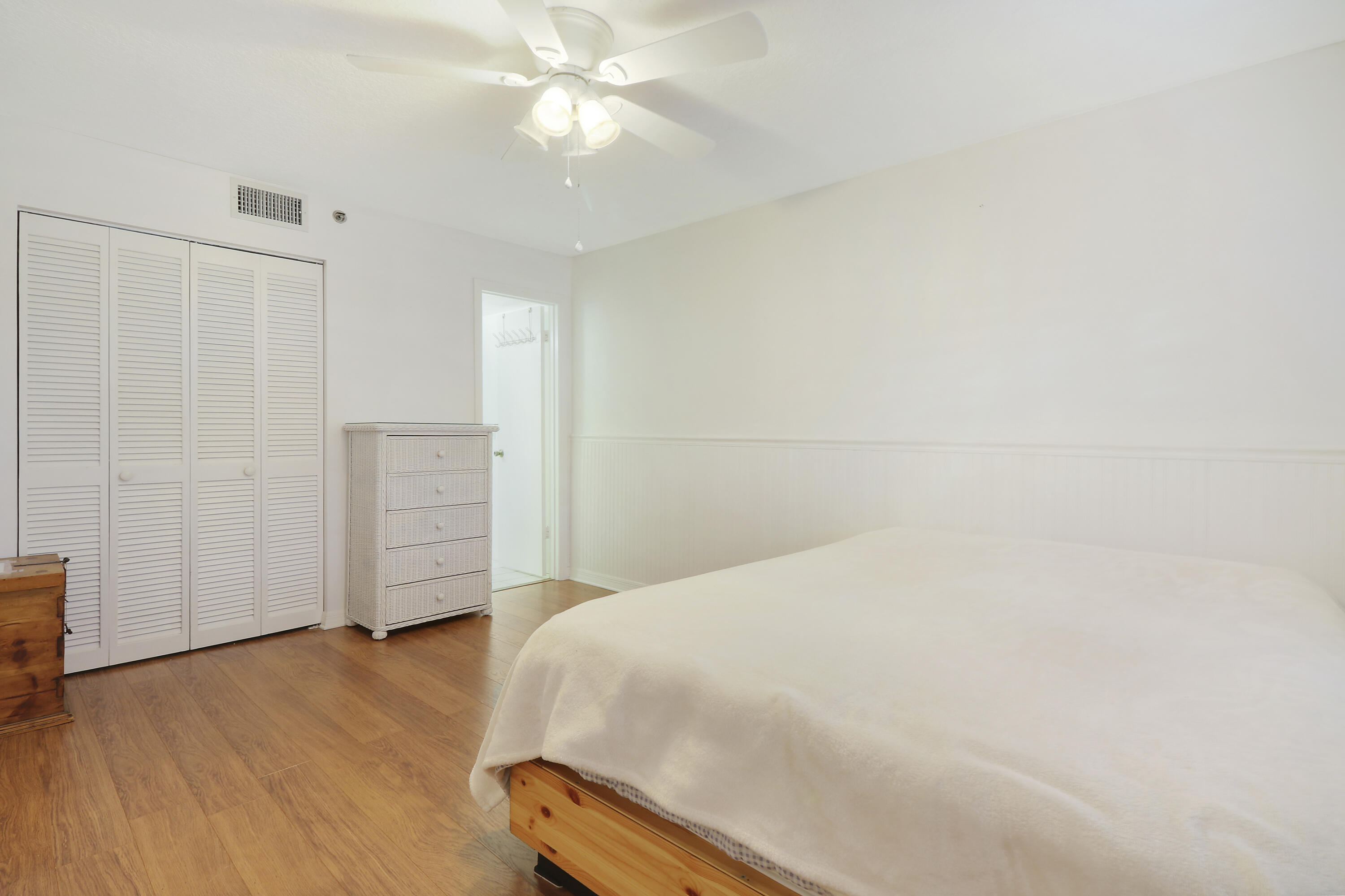 950 South Kanner Highway, Unit E2 Stuart, FL 34994 - Photo 23 of 37 Second Master Suite