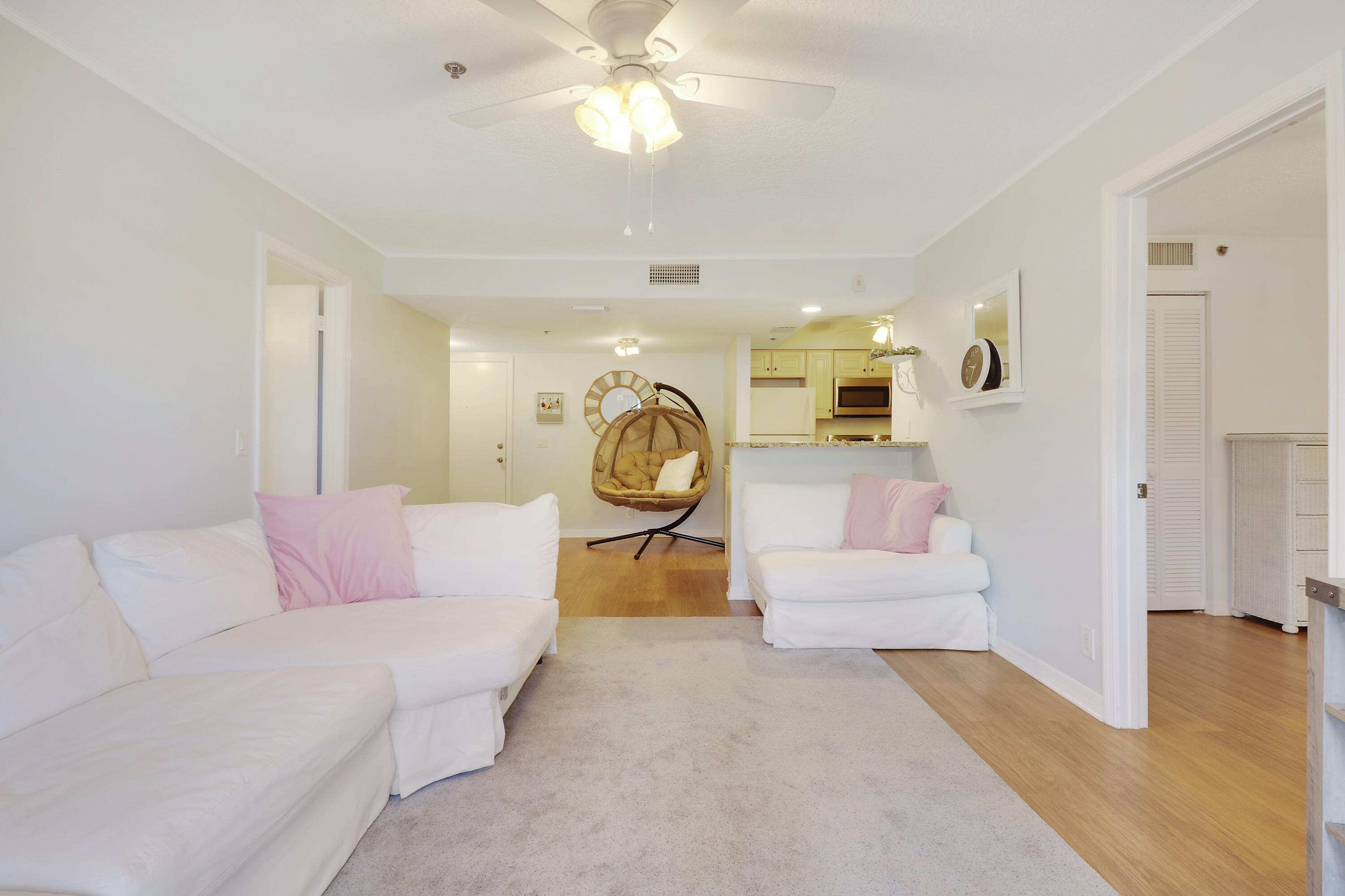 950 South Kanner Highway, Unit E2 Stuart, FL 34994 - Photo 7 of 37 Living Room