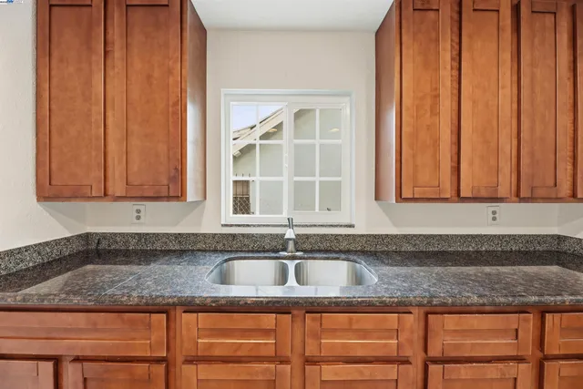 $699,000 | 3123 Beaumont Avenue, Oakland, CA 94602