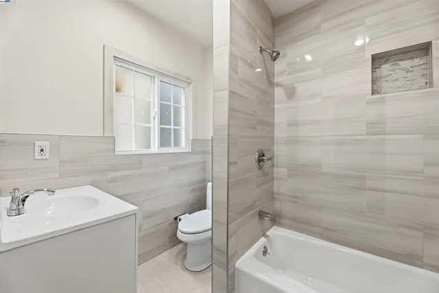 $699,000 | 3123 Beaumont Avenue, Oakland, CA 94602