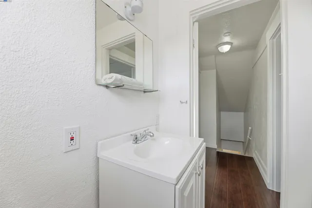 $699,000 | 3123 Beaumont Avenue, Oakland, CA 94602