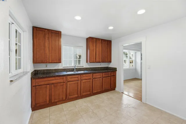 $699,000 | 3123 Beaumont Avenue, Oakland, CA 94602