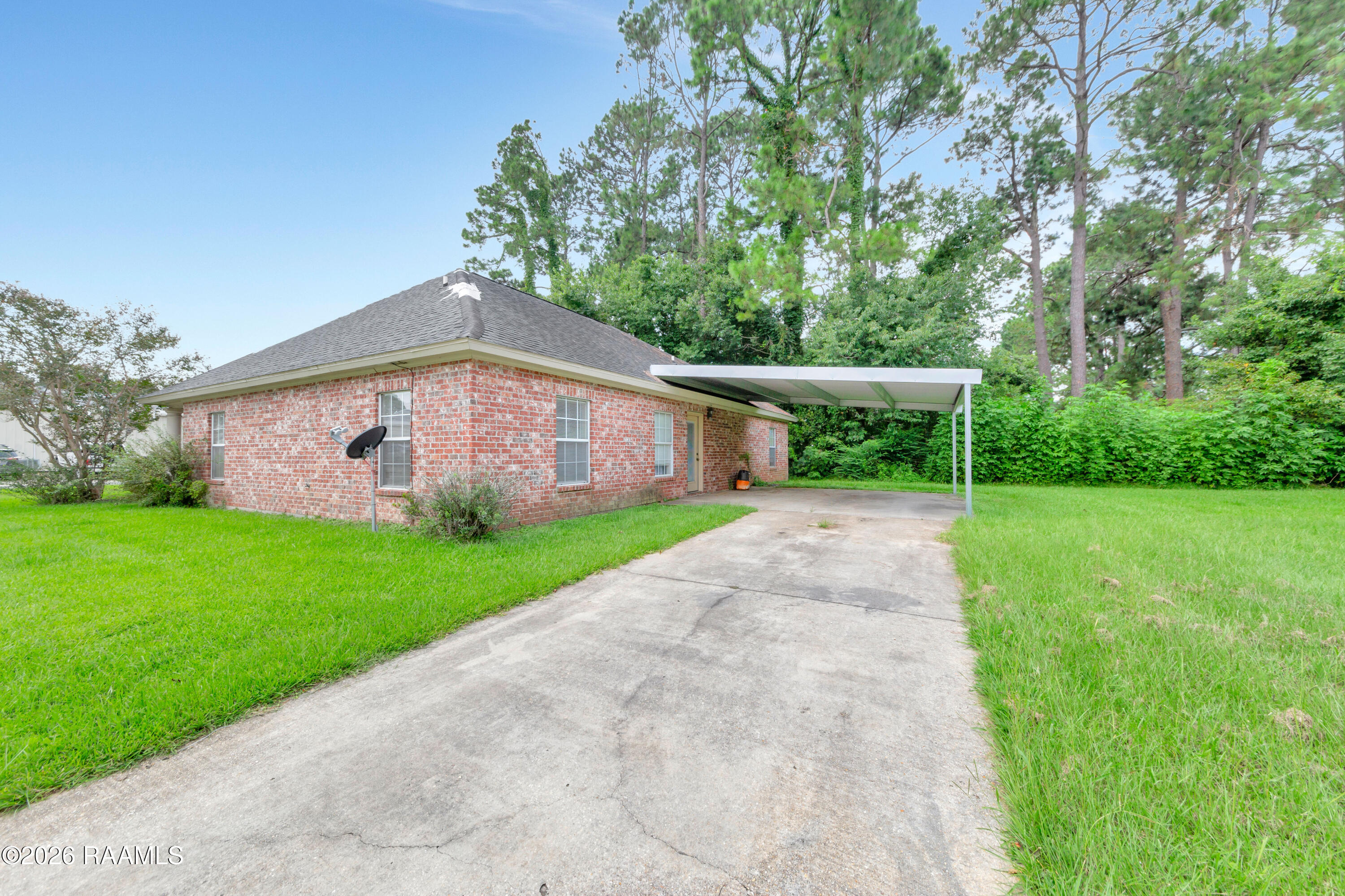 119 Ridgeview Drive Broussard, LA 70518 - Photo 2 of 13 119Ridgeview-7