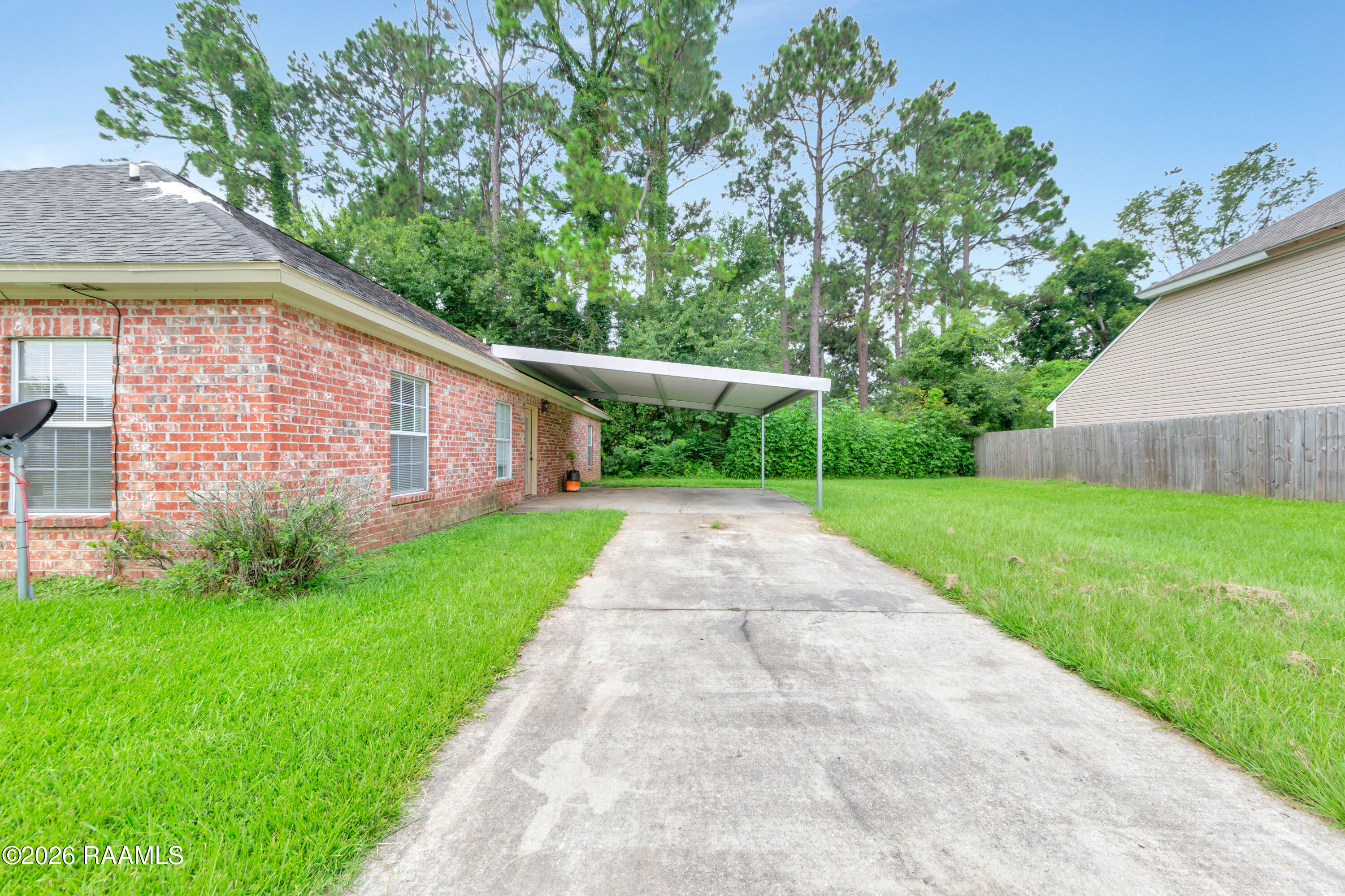 119 Ridgeview Drive Broussard, LA 70518 - Photo 3 of 13 119Ridgeview-6