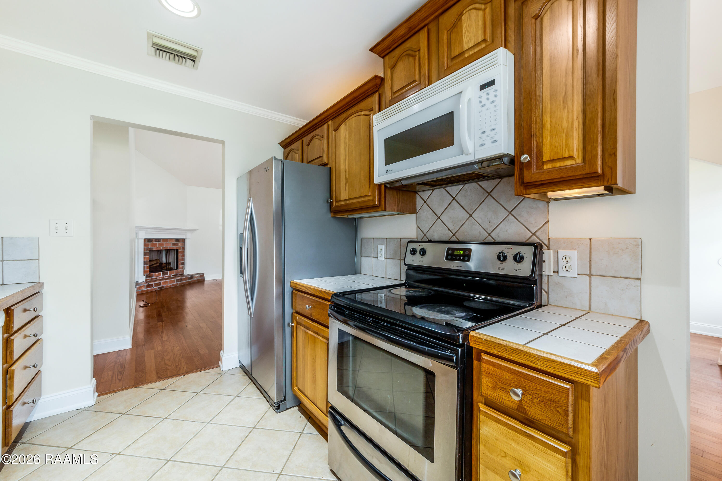 119 Ridgeview Drive Broussard, LA 70518 - Photo 7 of 13 119Ridgeview-25