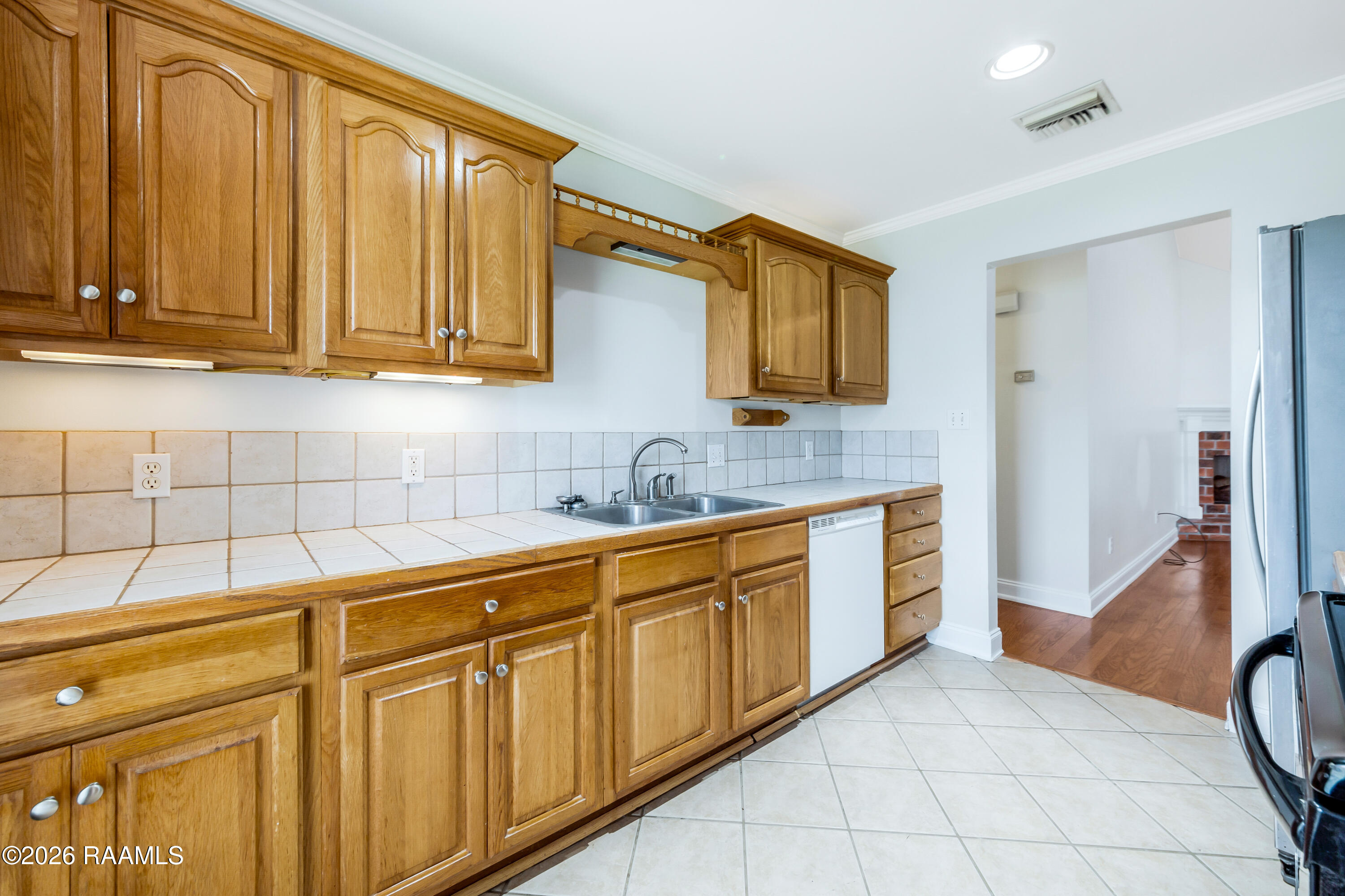 119 Ridgeview Drive Broussard, LA 70518 - Photo 8 of 13 119Ridgeview-22