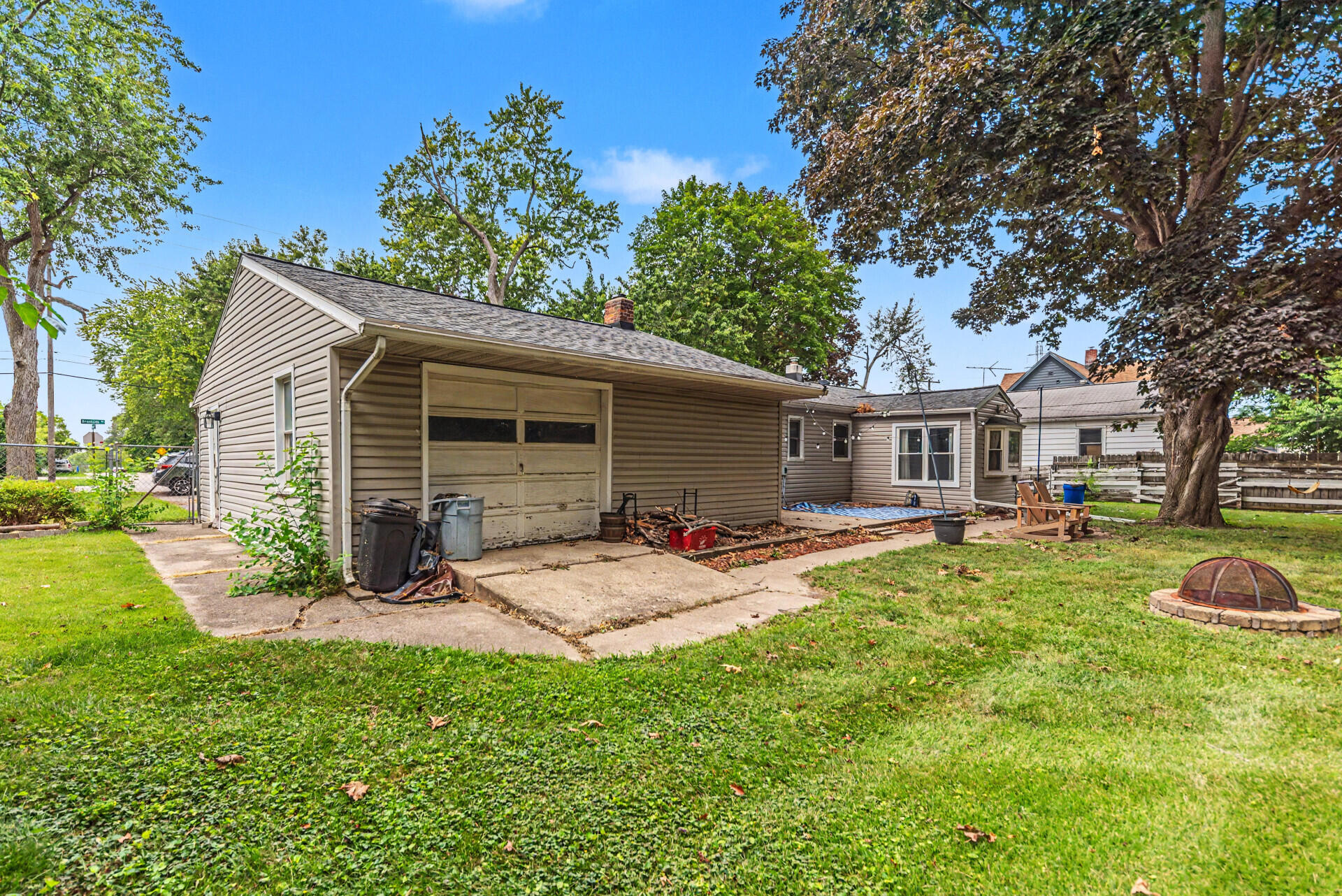562 Brookside Road Ypsilanti, MI 48197 - Photo 35 of 36 emm_5