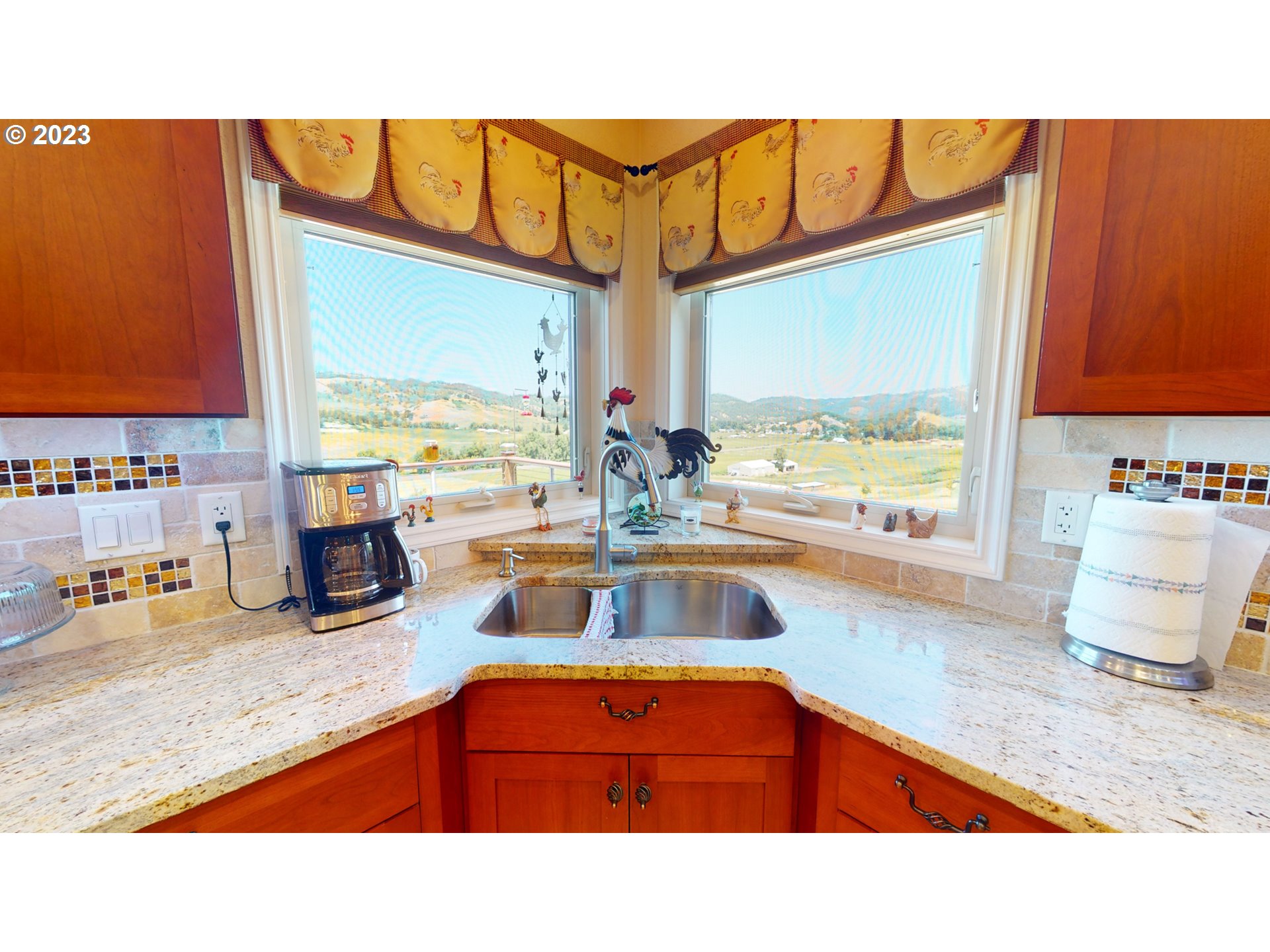 1624 Happy Valley Road Roseburg, OR 97471 - Photo 11 of 48 Gallery Image 11