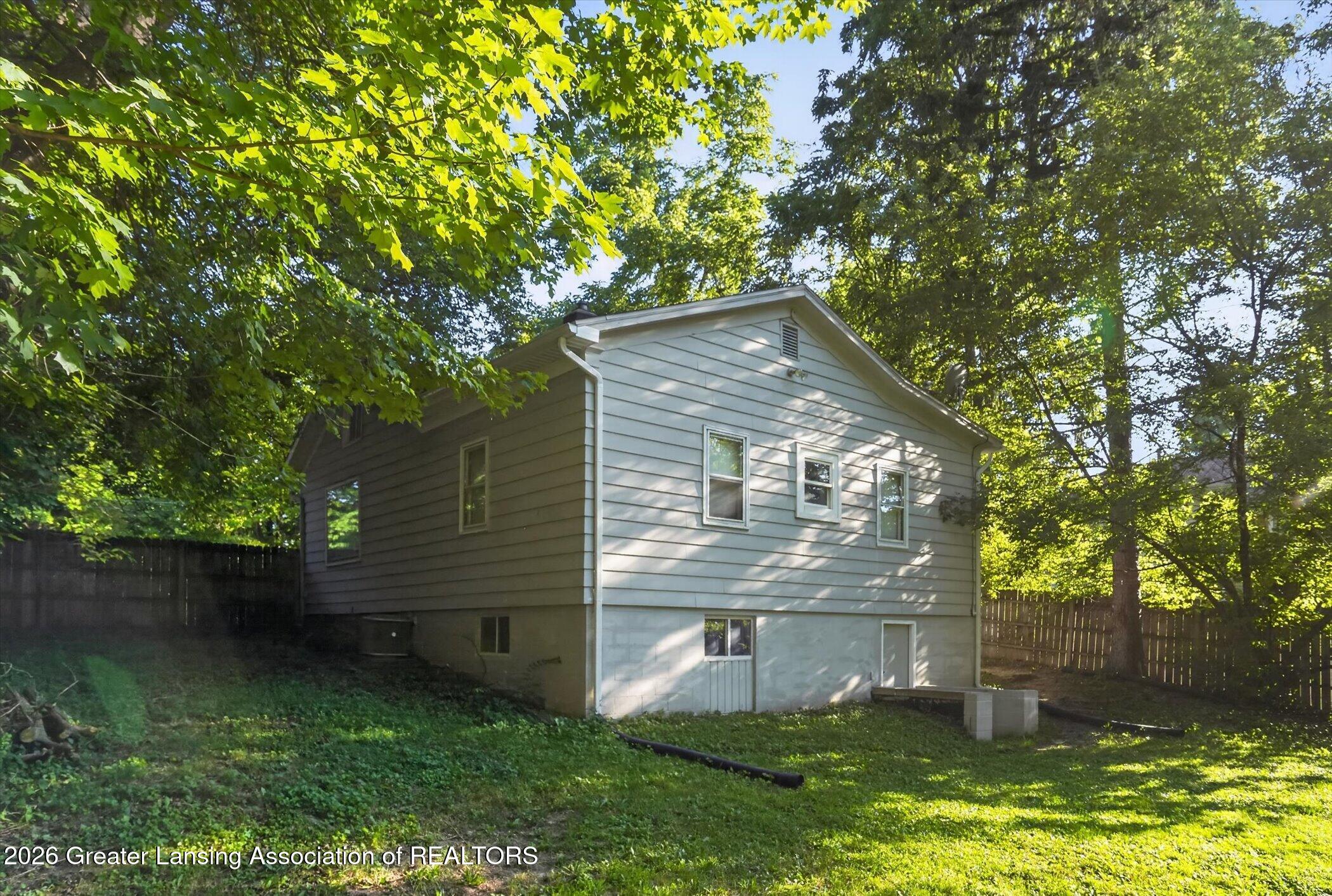 2020 Hamilton Road Okemos, MI 48864 - Photo 35 of 38 36-2020-Hamilton-Rd-WindowStill-Photogra