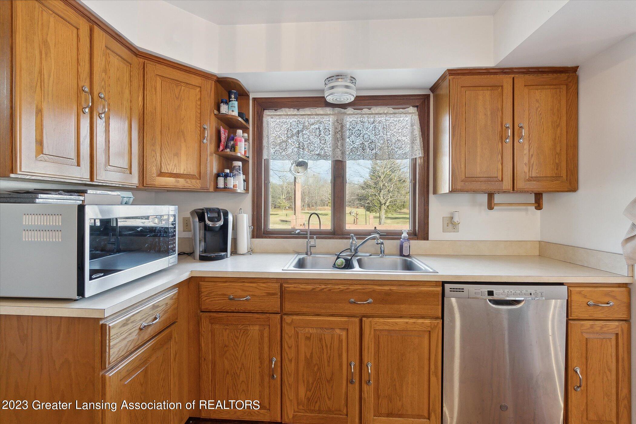910 West Dansville Road Mason, MI 48854 - Photo 11 of 60 14-910-W-Dansville-Rd-Mason-MI-48854-Win