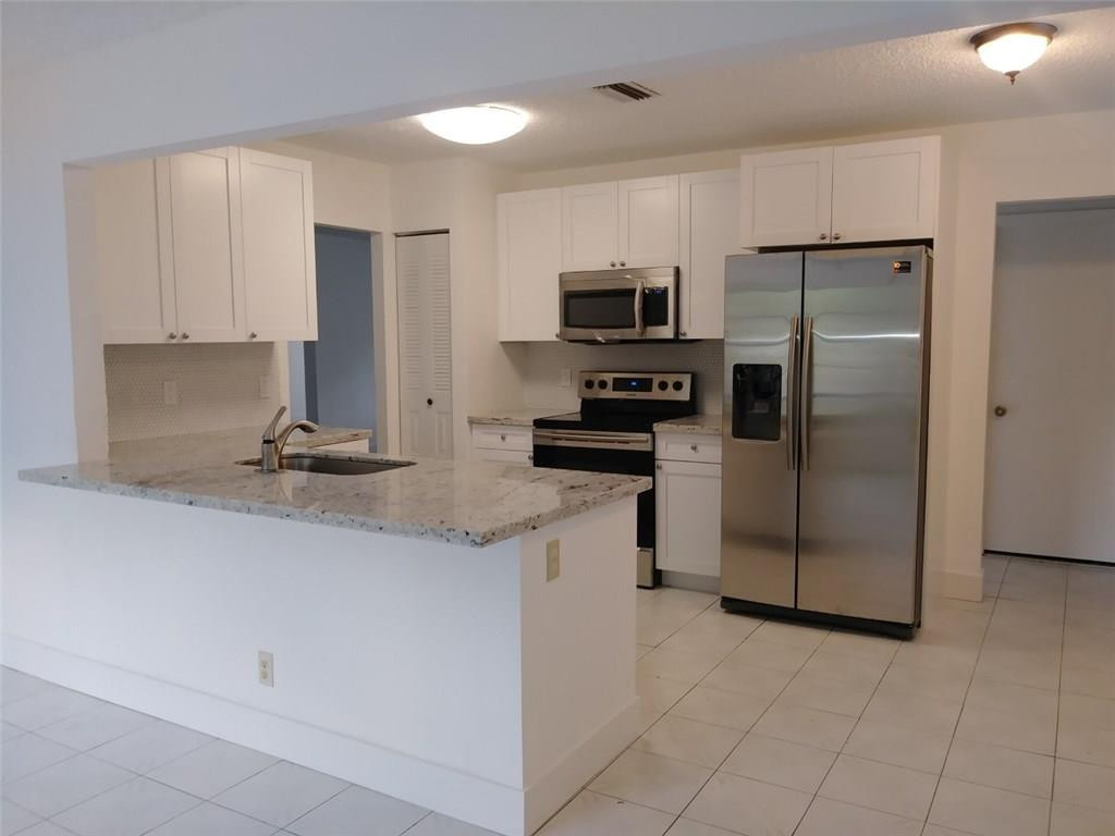 9141 Affirmed Lane Boca Raton, FL 33496 - Photo 3 of 12 Photo 3
