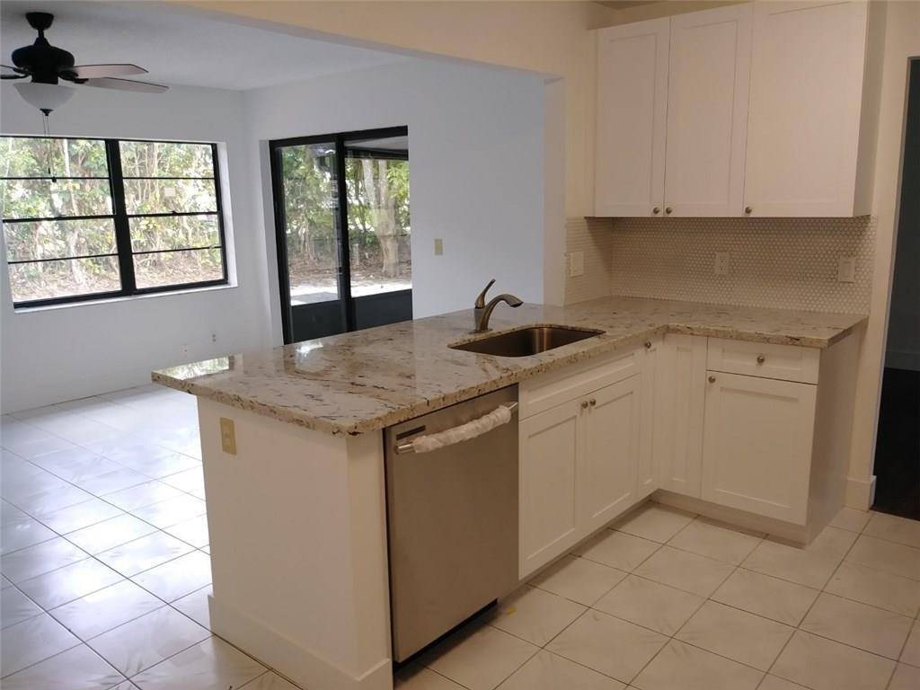9141 Affirmed Lane Boca Raton, FL 33496 - Photo 4 of 12 Photo 4