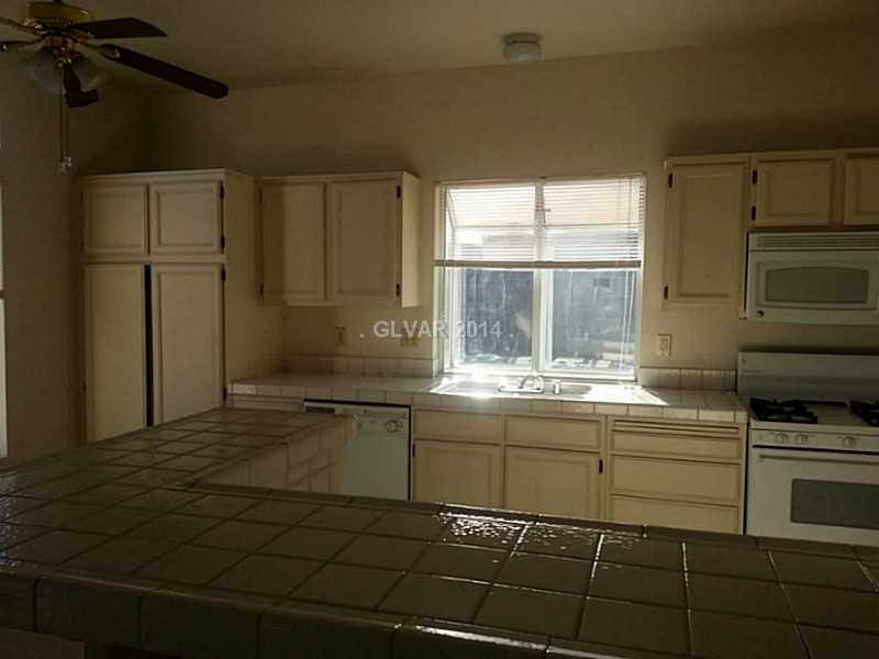 462 Leighann Road Henderson, NV 89015 - Photo 10 of 35 Kitchen.