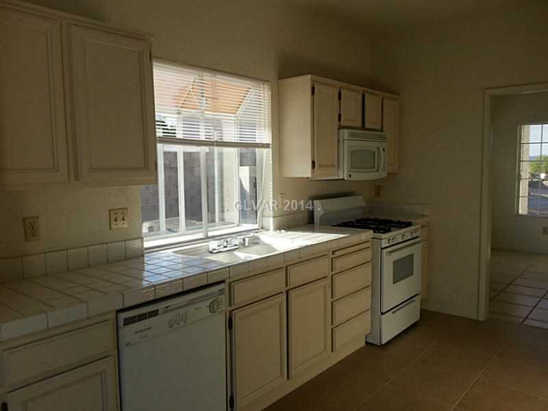 462 Leighann Road Henderson, NV 89015 - Photo 12 of 35 Kitchen.