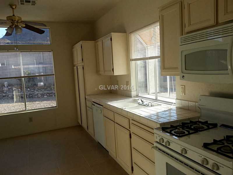 462 Leighann Road Henderson, NV 89015 - Photo 13 of 35 Kitchen.
