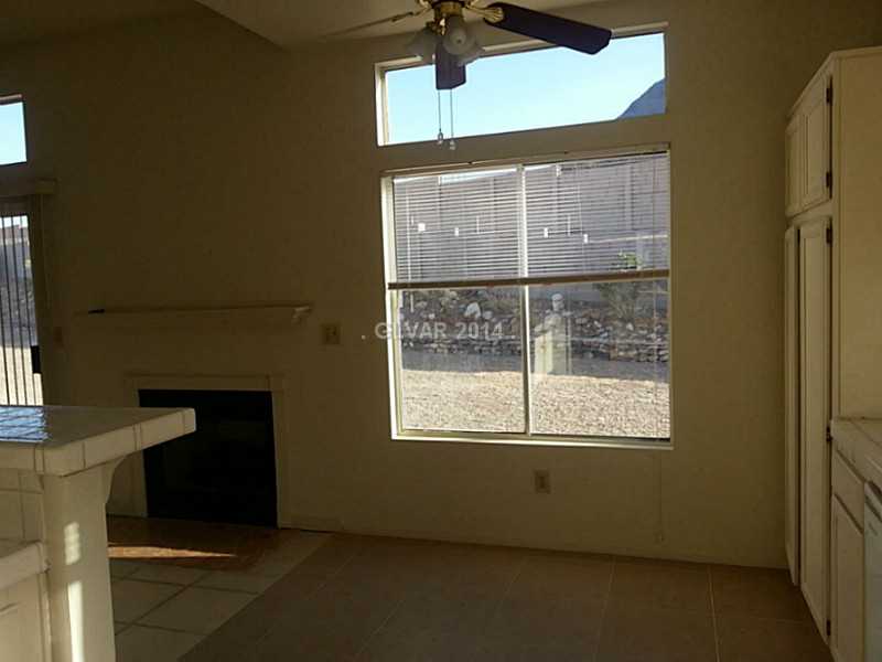462 Leighann Road Henderson, NV 89015 - Photo 14 of 35 Kitchen.