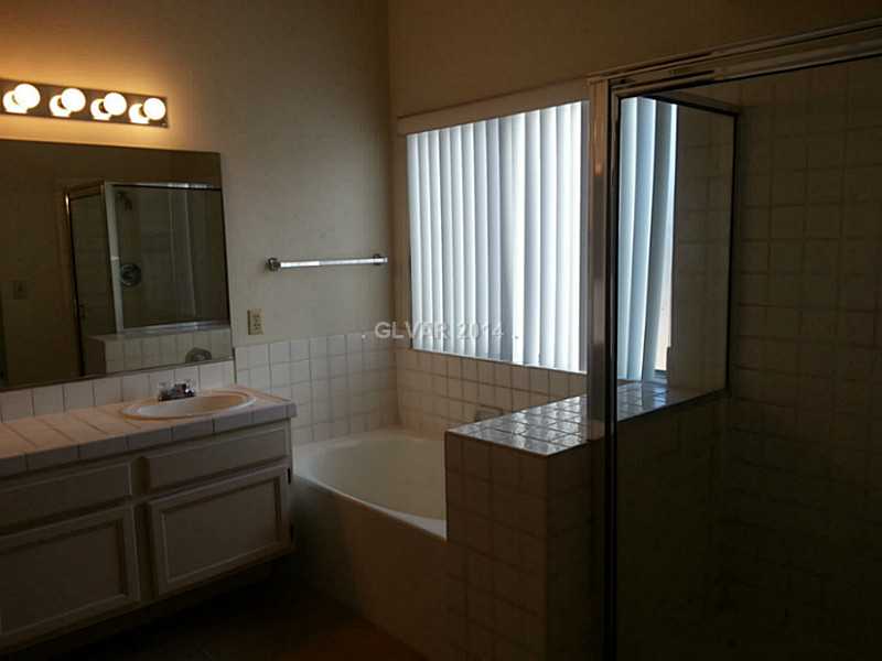 462 Leighann Road Henderson, NV 89015 - Photo 19 of 35 Master Bath/Spa.